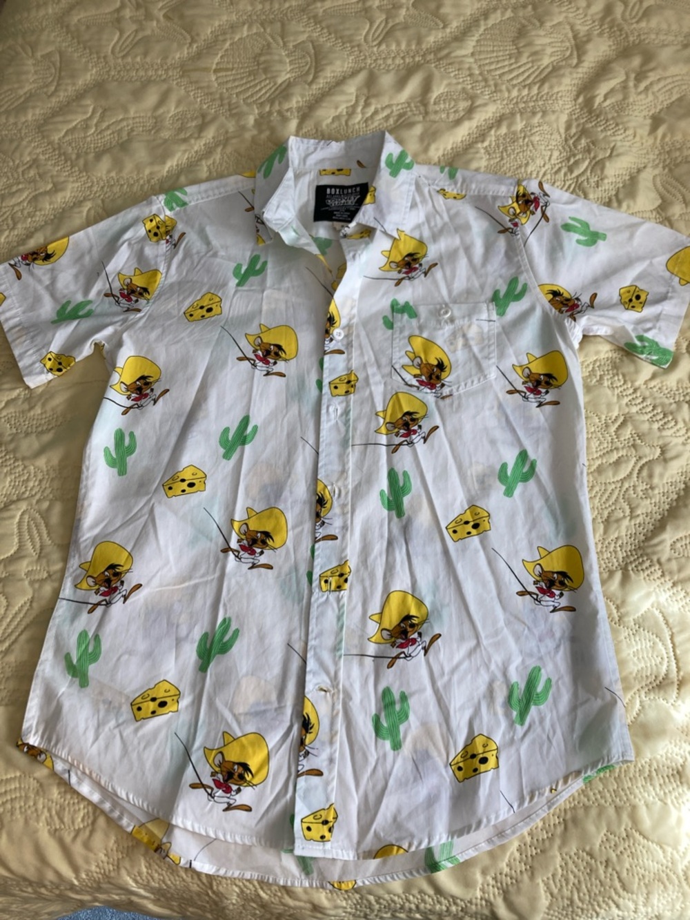 Box Lunch Looney Tunes Speedy Gonzales Short Sleeve button down shirt size S